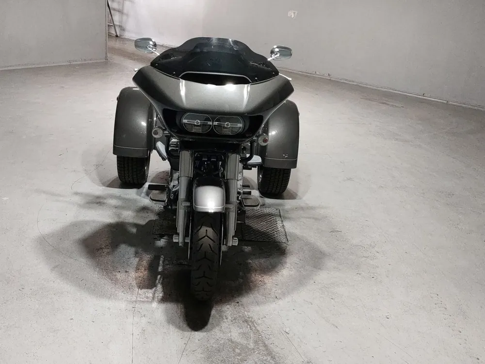 Harley-Davidson FLTRT1870 TRIKE 2024, серый, фото 3