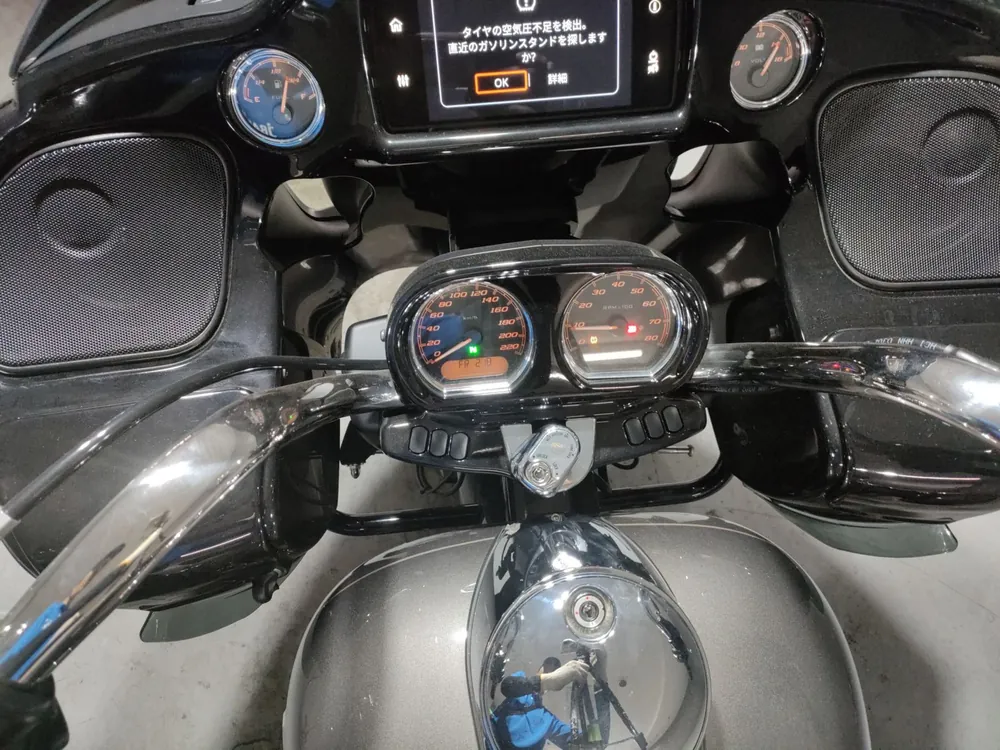 Harley-Davidson FLTRT1870 TRIKE 2024, серый, фото 5