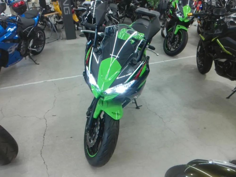 Kawasaki Ninja650A 2022, black/green, фото 4