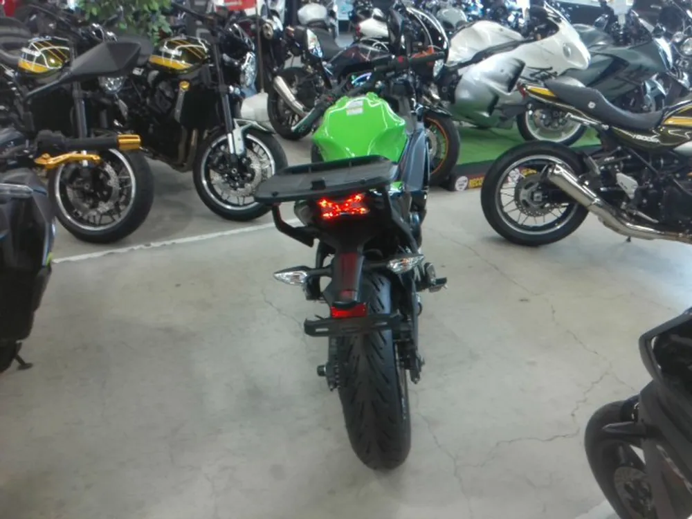 Kawasaki Ninja650A 2022, black/green, фото 5
