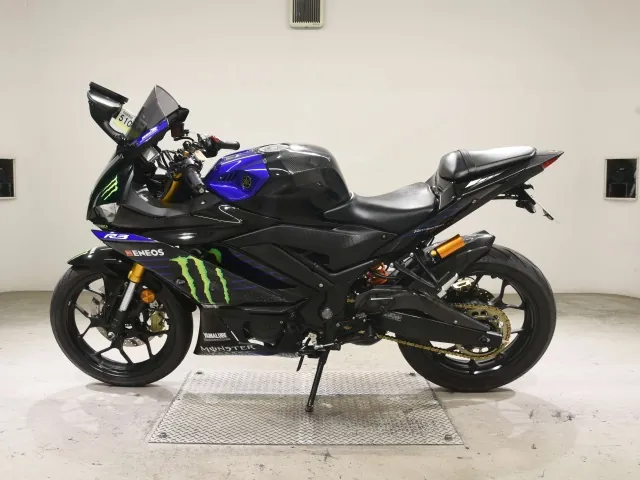 Yamaha MT-03 2019, чёрный, синий, фото 2