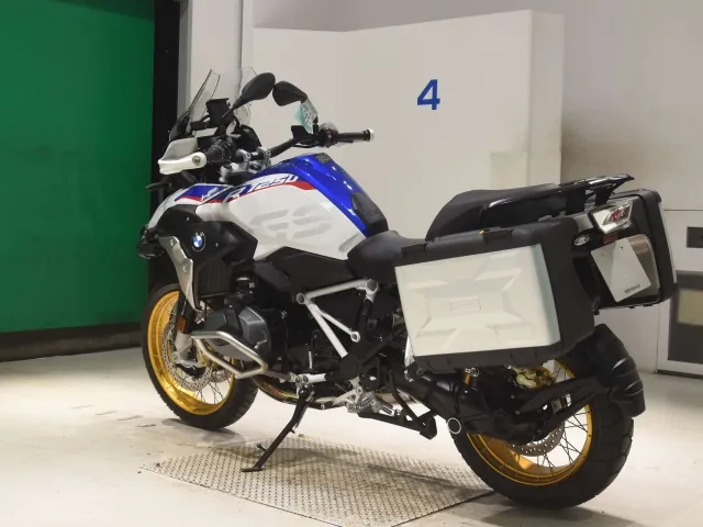 BMW R1250Gs 2020, белый, красный, синий, фото 6