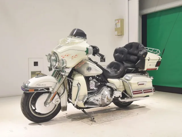 Harley-Davidson FLHTCU1450 2001, белый, фото 4