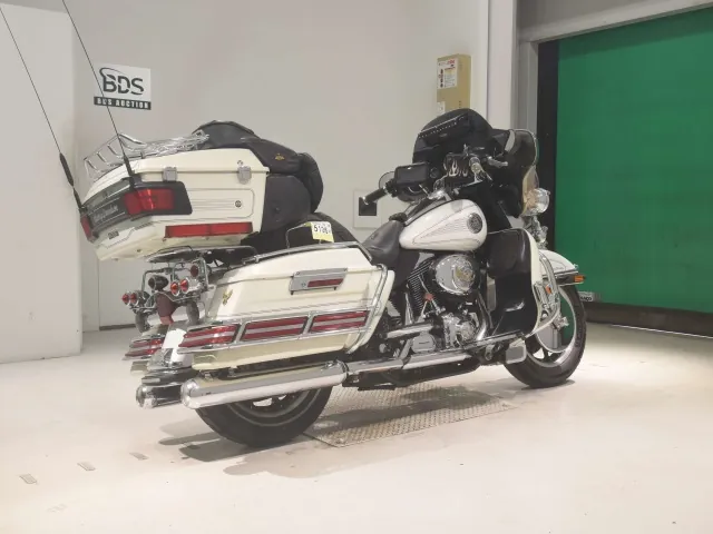 Harley-Davidson FLHTCU1450 2001, белый, фото 5