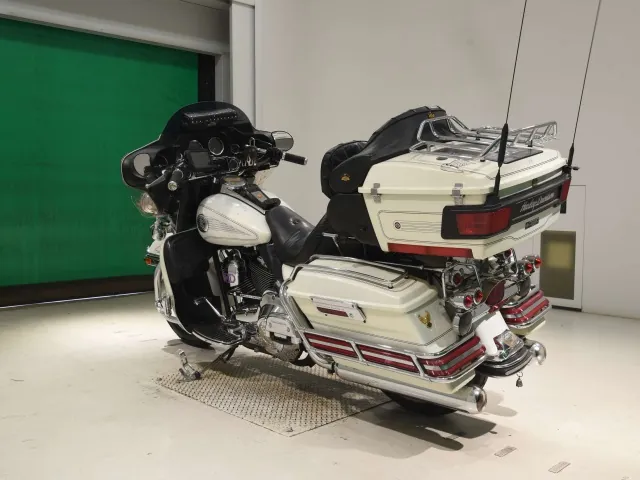 Harley-Davidson FLHTCU1450 2001, белый, фото 6