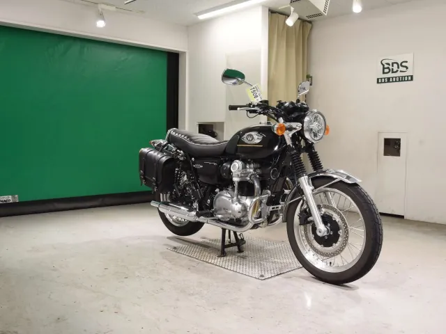 Kawasaki W800-2 2025, чёрный, фото 3