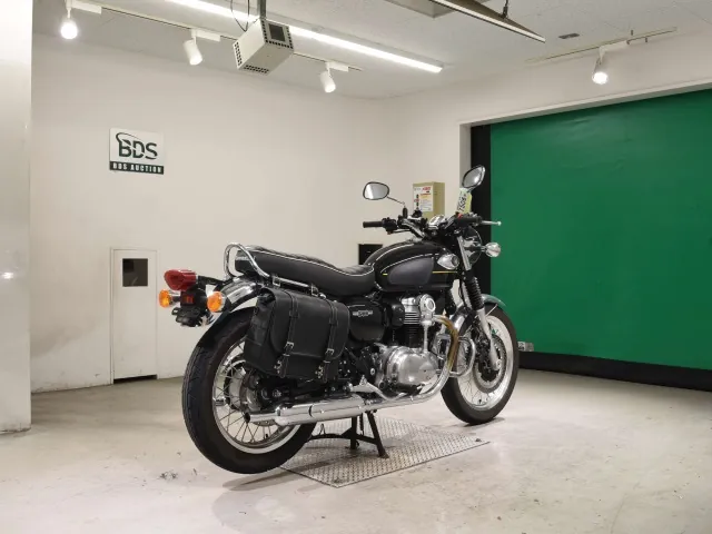Kawasaki W800-2 2025, чёрный, фото 5