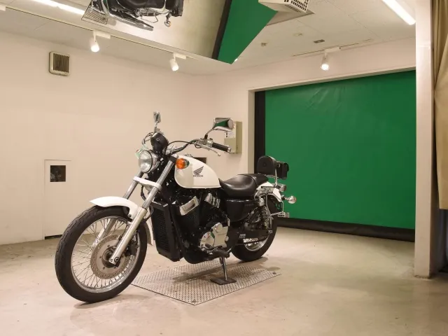 Honda VT750S 2010, белый, фото 4