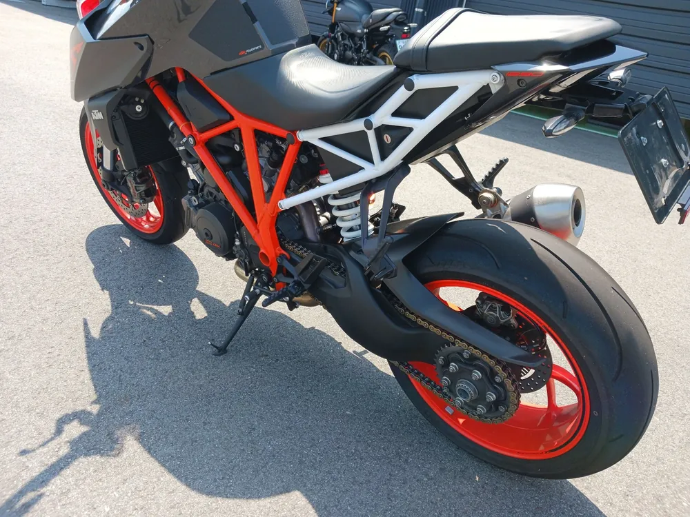 KTM 1290 Super Duke R 2017, gun m, оранжевый, фото 9