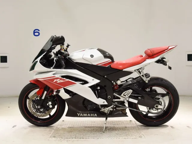 Yamaha 6 2010, white | red, фото 2