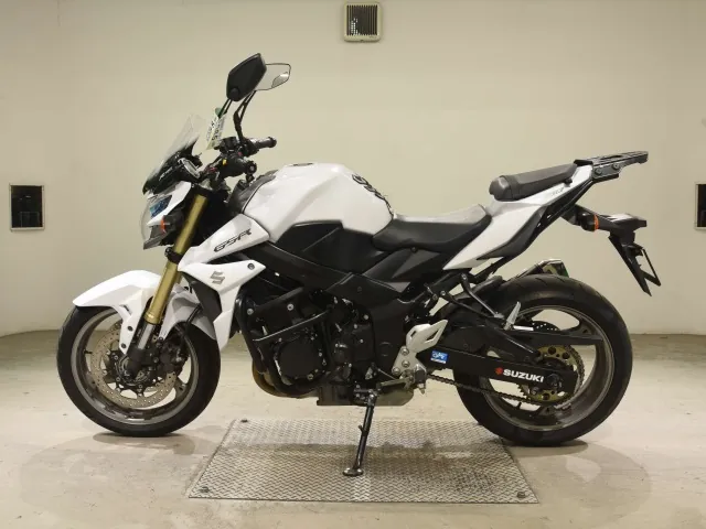Suzuki GSR750 2013, белый, фото 2