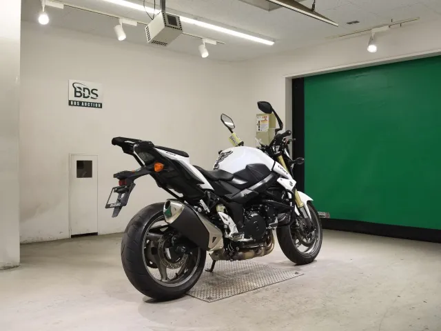 Suzuki GSR750 2013, белый, фото 5