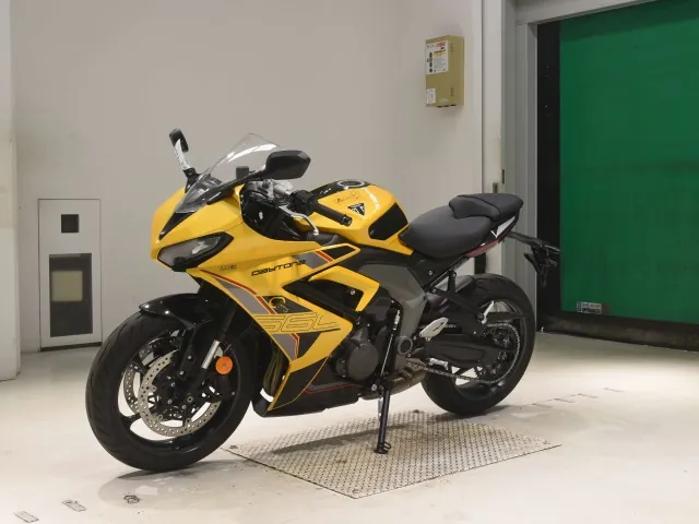 Triumph Daytona 660 2026, black | yellow, фото 4