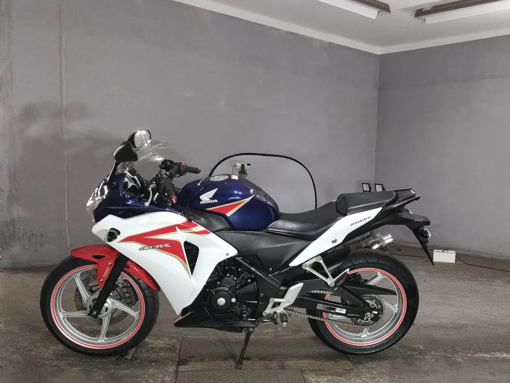 Honda CBR250R MC41, white / blue, фото 2