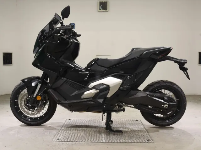 Honda X-ADV750 2026, чёрный, фото 2