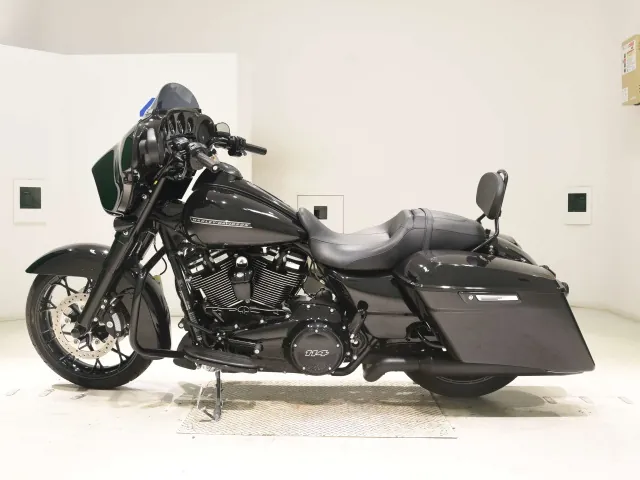 Harley-Davidson FLHXS1870 2020, чёрный, фото 2