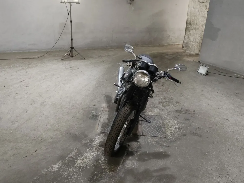 Triumph Thruxton 2005, чёрный, фото 3