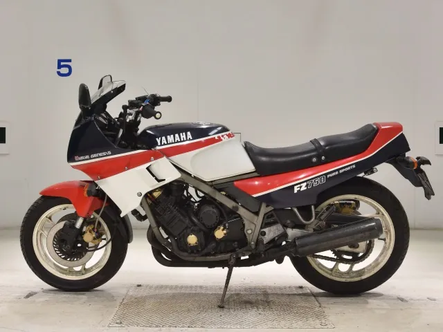 Yamaha FZ750 1985, white | red | blue, фото 2