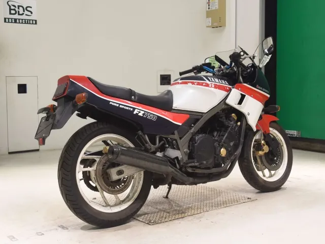 Yamaha FZ750 1985, white | red | blue, фото 5