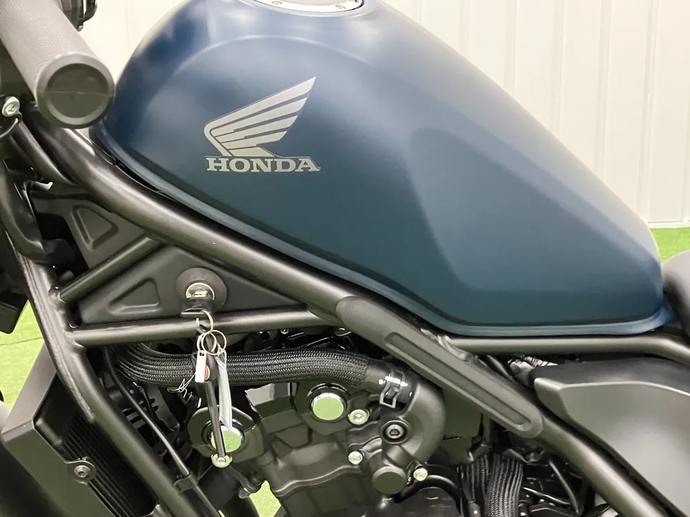 Honda Rebel 500 2023, чёрный, blue m, фото 17