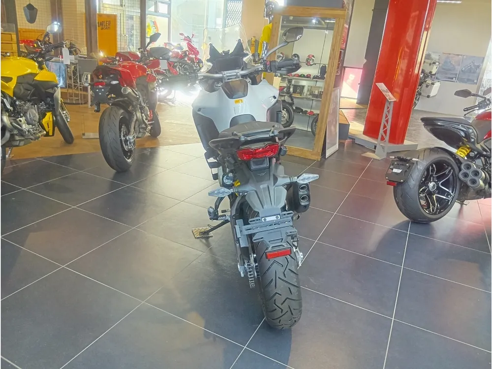 Ducati Multistrada V4S 2026, белый, фото 4