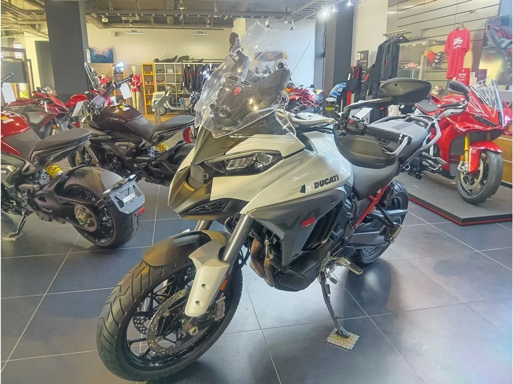Ducati Multistrada V4S 2026, белый, фото 8