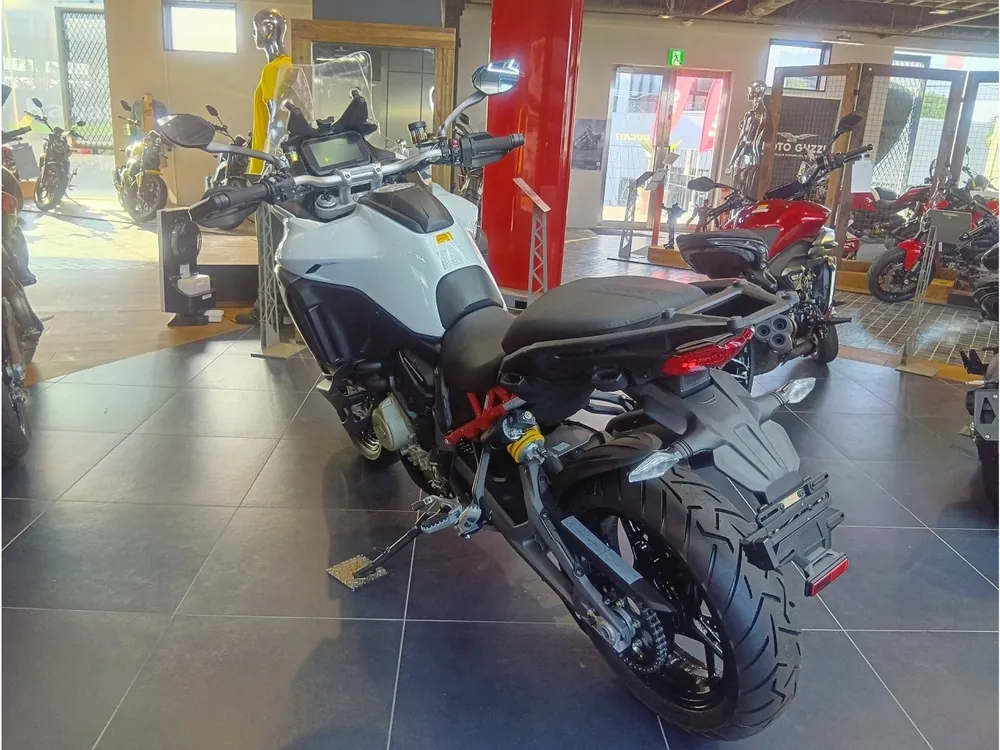 Ducati Multistrada V4S 2026, белый, фото 9