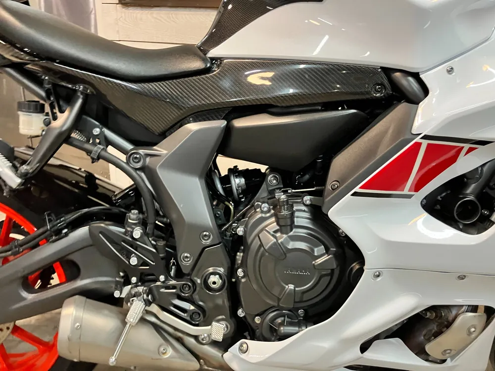 Yamaha YZF-R7 2023, white / red, фото 13