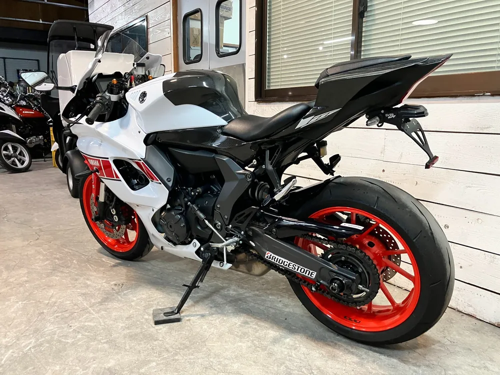 Yamaha YZF-R7 2023, white / red, фото 9