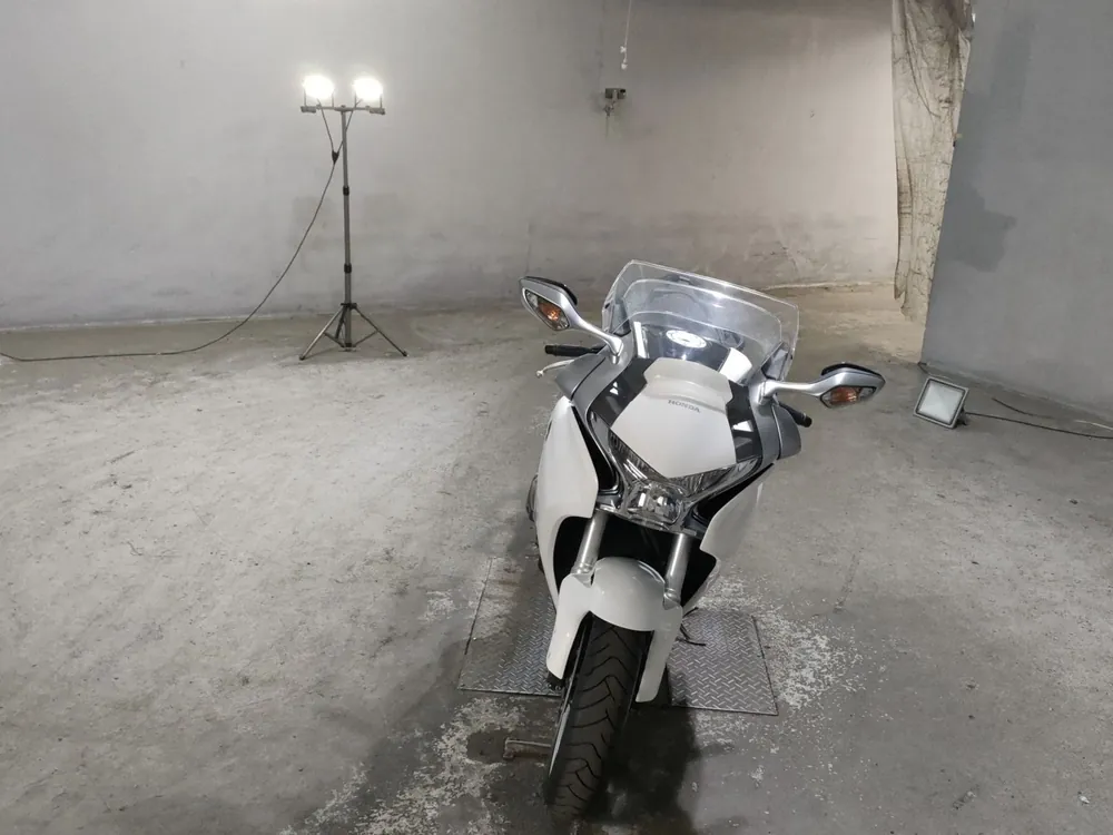 Honda VFR1200F 2010, белый, фото 3