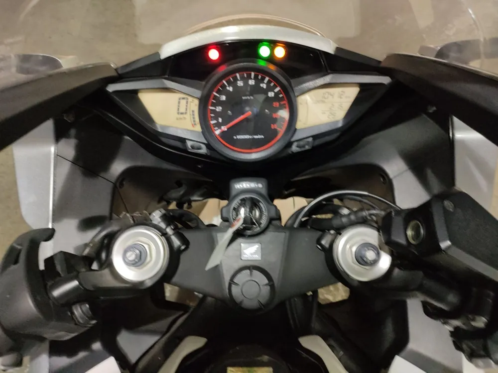Honda VFR1200F 2010, белый, фото 5