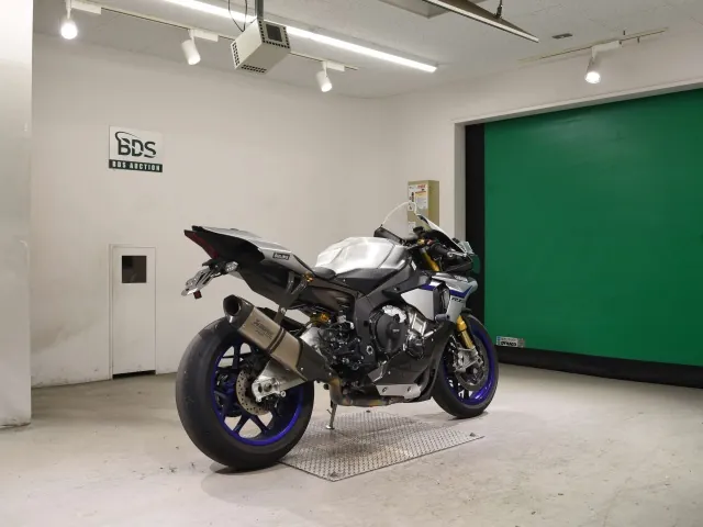 Yamaha YZF-R1M 2015, серебристый, фото 5