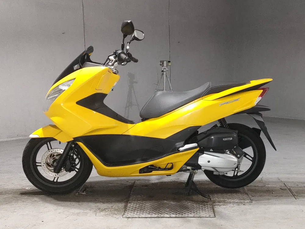Honda PCX JF56, жёлтый, фото 2