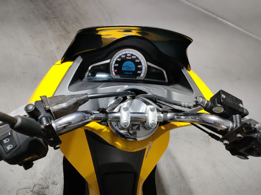 Honda PCX JF56, жёлтый, фото 5