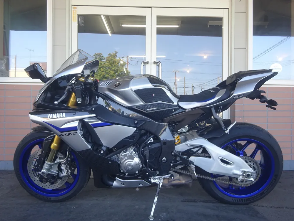 Yamaha YZF-R1M 2017, серебристый, фото 3