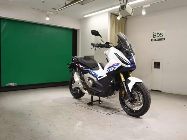 Honda X-ADV750 2026, white | blue, фото 3
