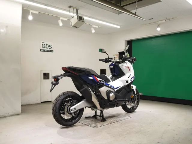 Honda X-ADV750 2026, white | blue, фото 5