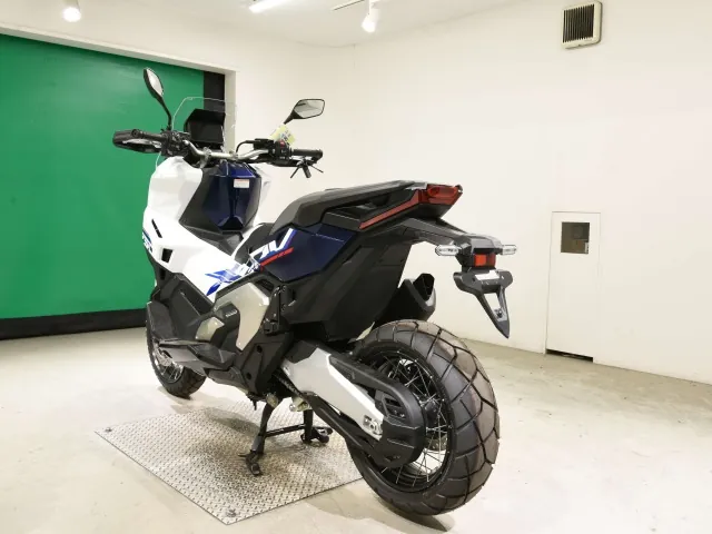 Honda X-ADV750 2026, white | blue, фото 6