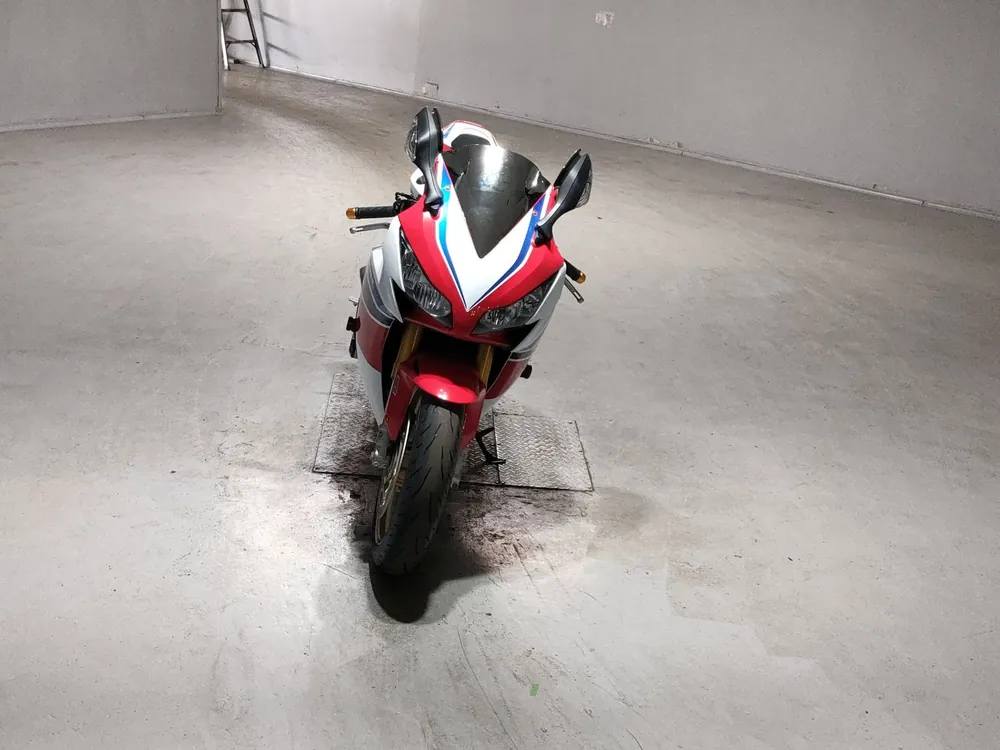 Honda CBR1000RR 2014, белый, красный, фото 3