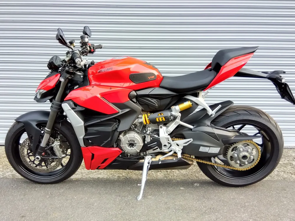 Ducati Street Fighter V2 2023, красный, фото 2