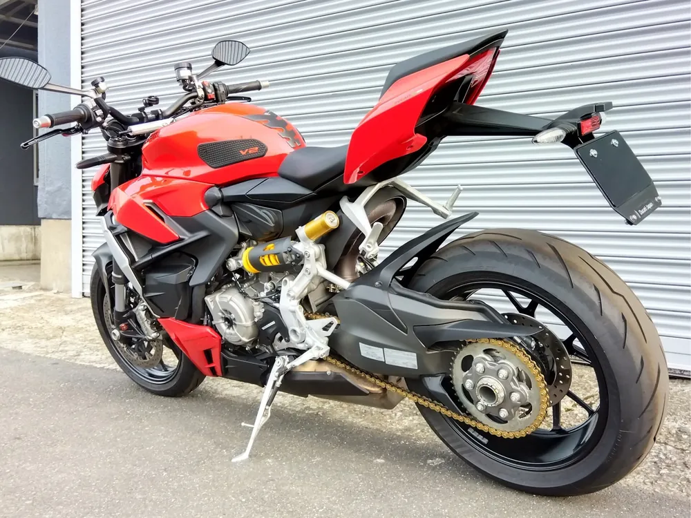 Ducati Street Fighter V2 2023, красный, фото 8