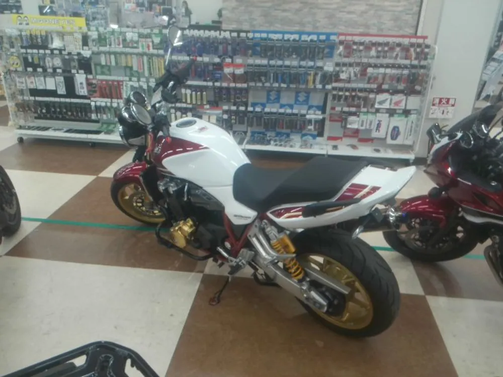 Honda CB1300 2023, white / red, фото 5