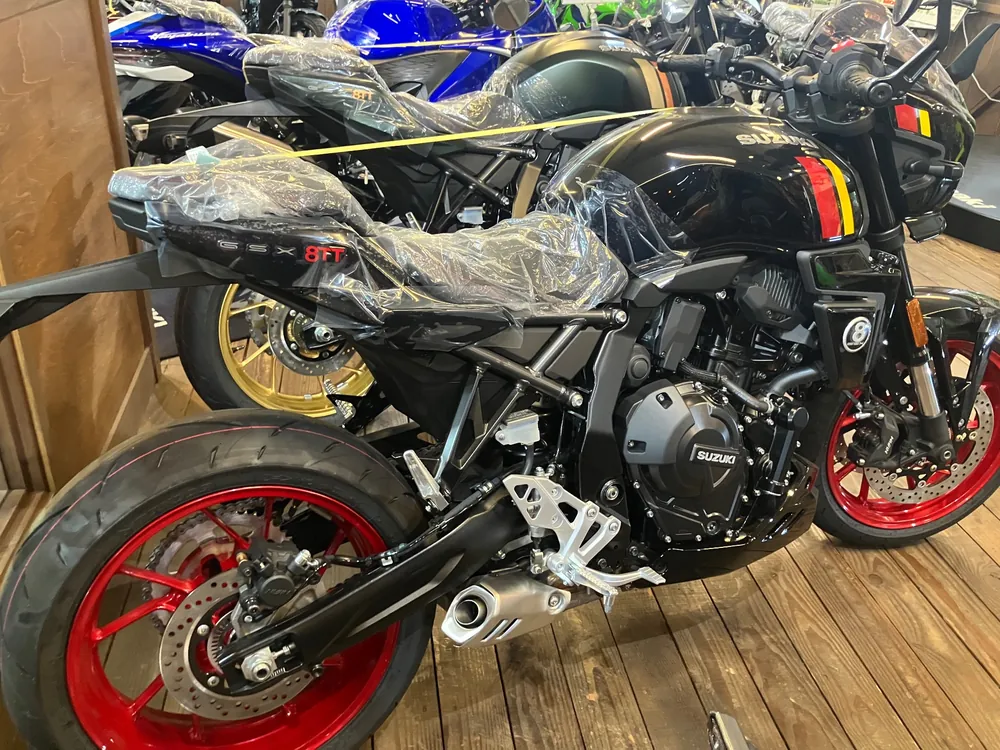 Suzuki Gsx-8T 2026, чёрный, фото 5