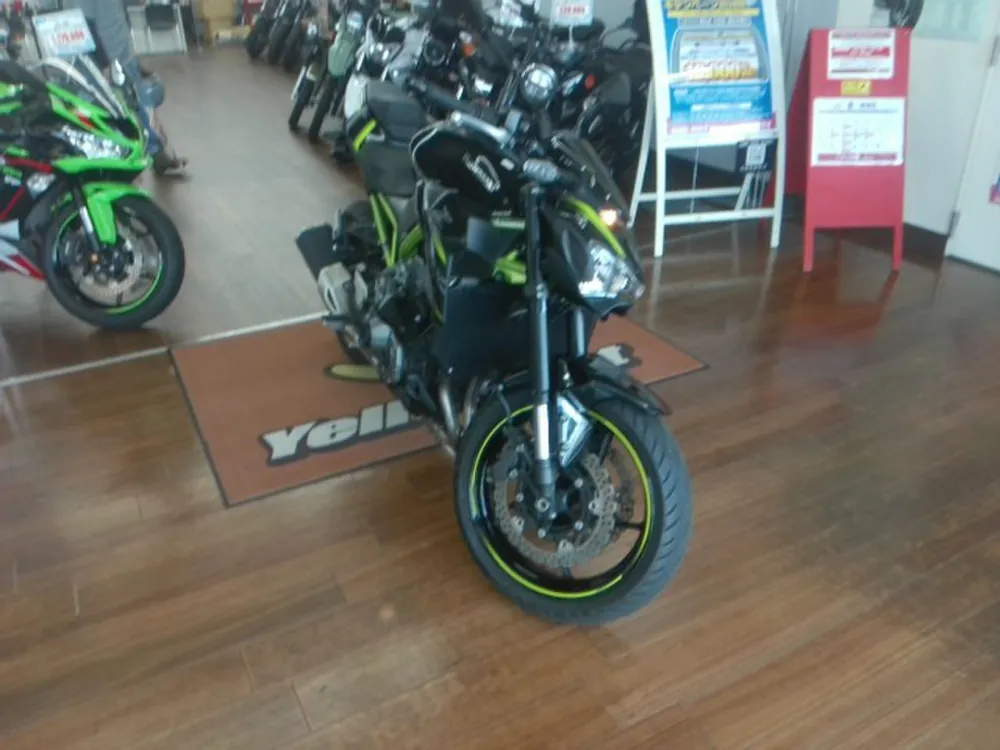 Kawasaki Z900-2 2019, black / lime, фото 4