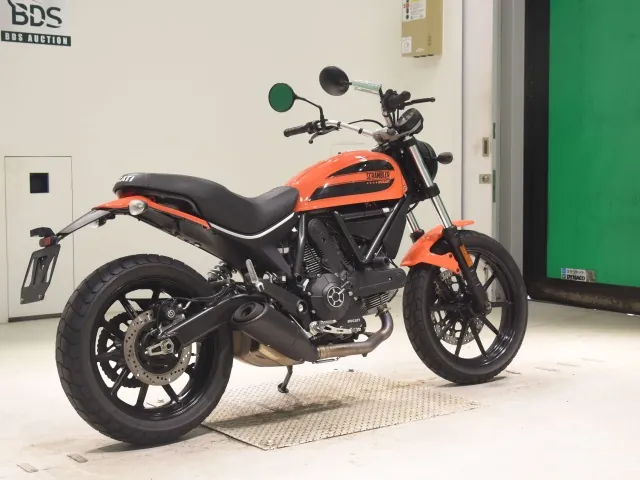 Ducati Scrambler Sixty2 2020, чёрный, оранжевый, фото 5
