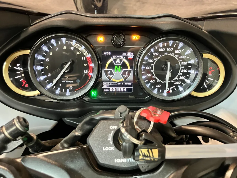 Suzuki Hayabusa 2023, p white / blue, фото 3