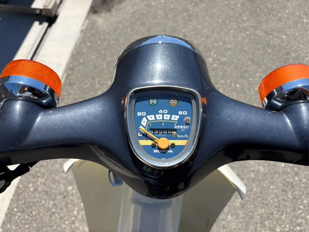 Honda Super Cub, white / navy blue, фото 3