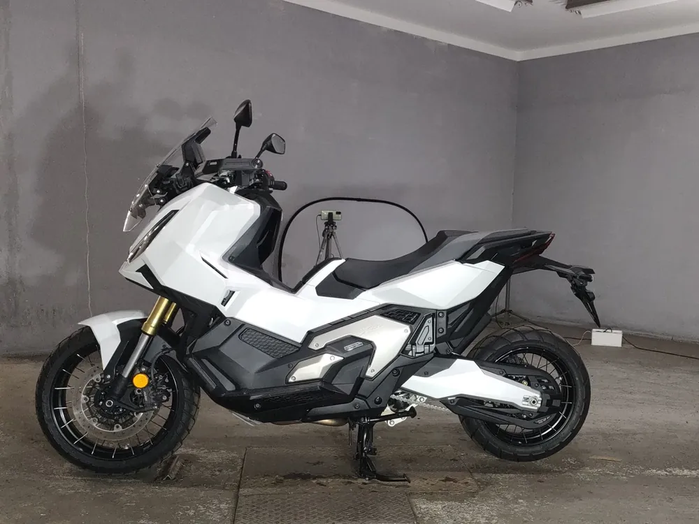 Honda X-ADV750 2026, белый, фото 2