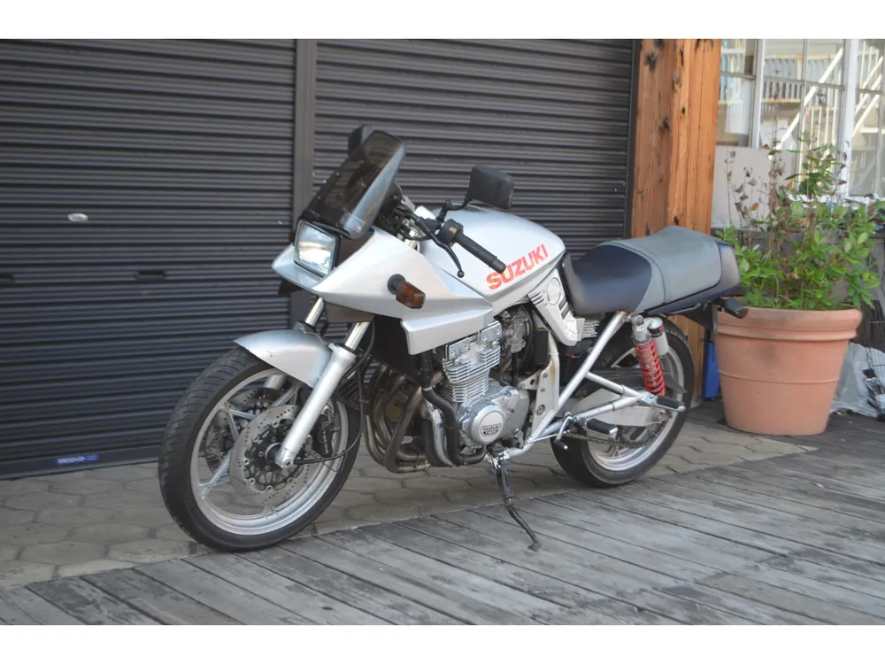 Suzuki GSX400S Katana 1992, серебристый, фото 4