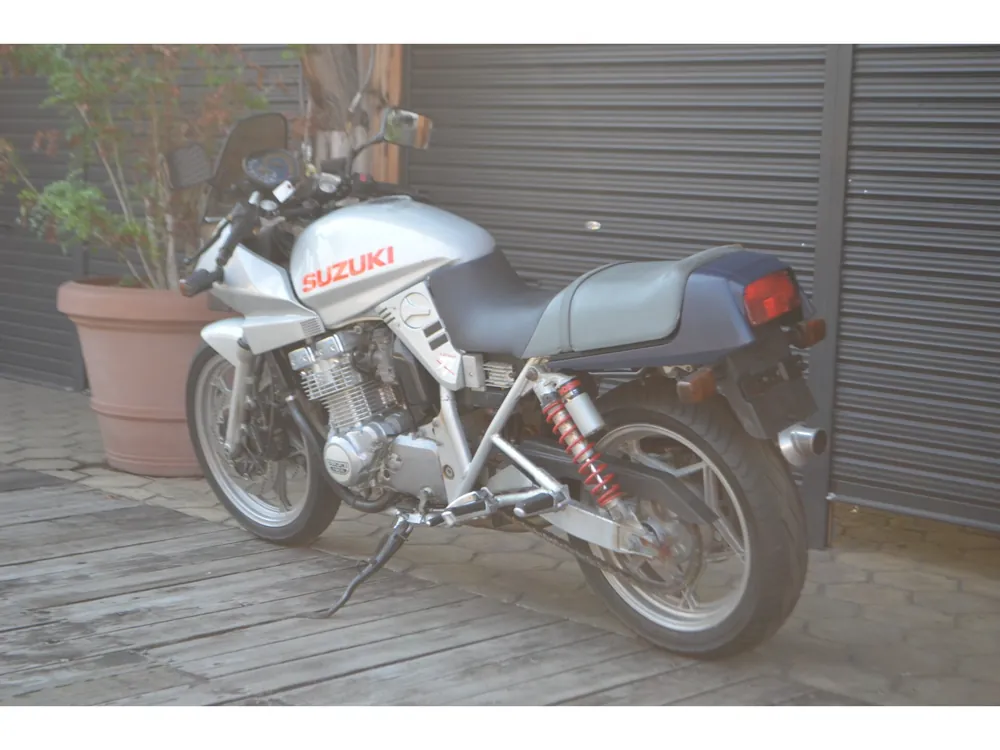Suzuki GSX400S Katana 1992, серебристый, фото 6